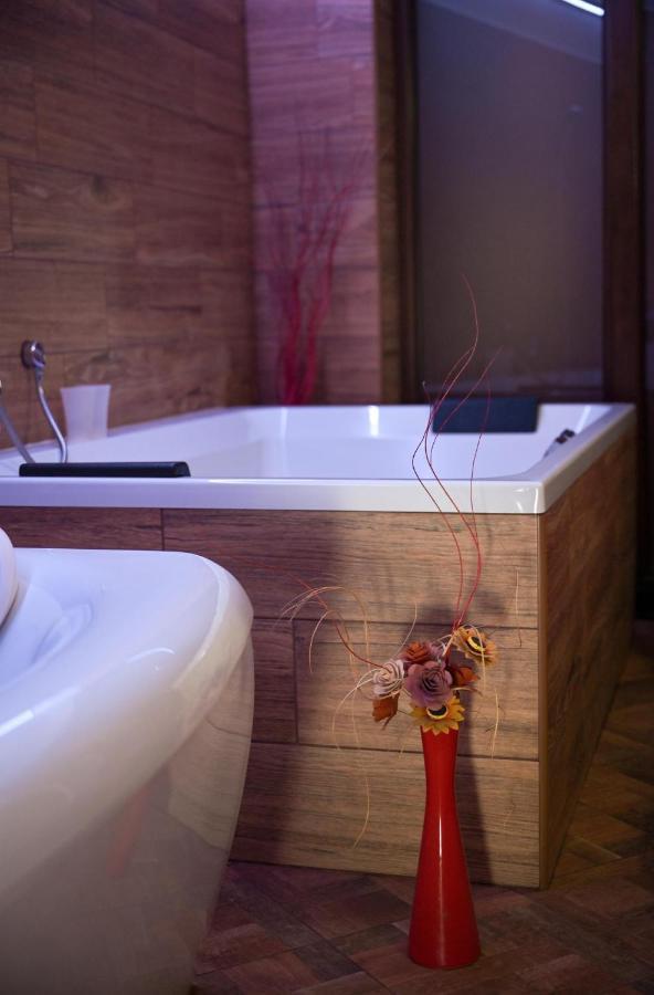 Penzion A Wellness U Trebonske Madony Ngoại thất bức ảnh